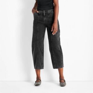 NWT! FUTURE COLLECTIVE women’s Mid Rise Barrel Leg Jeans.    Black Wash. 8